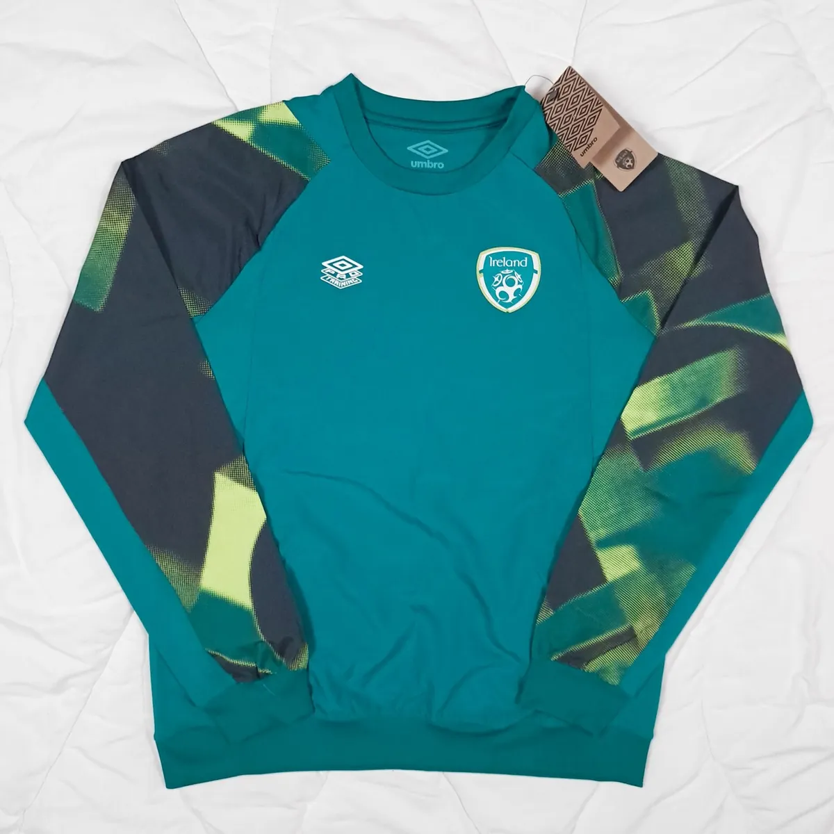 Umbro Ireland Soccer Training Shirt Green 12UK - Image 1