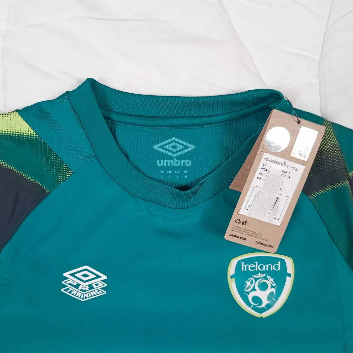 Umbro Ireland Soccer Training Shirt Green 12UK - Image 4