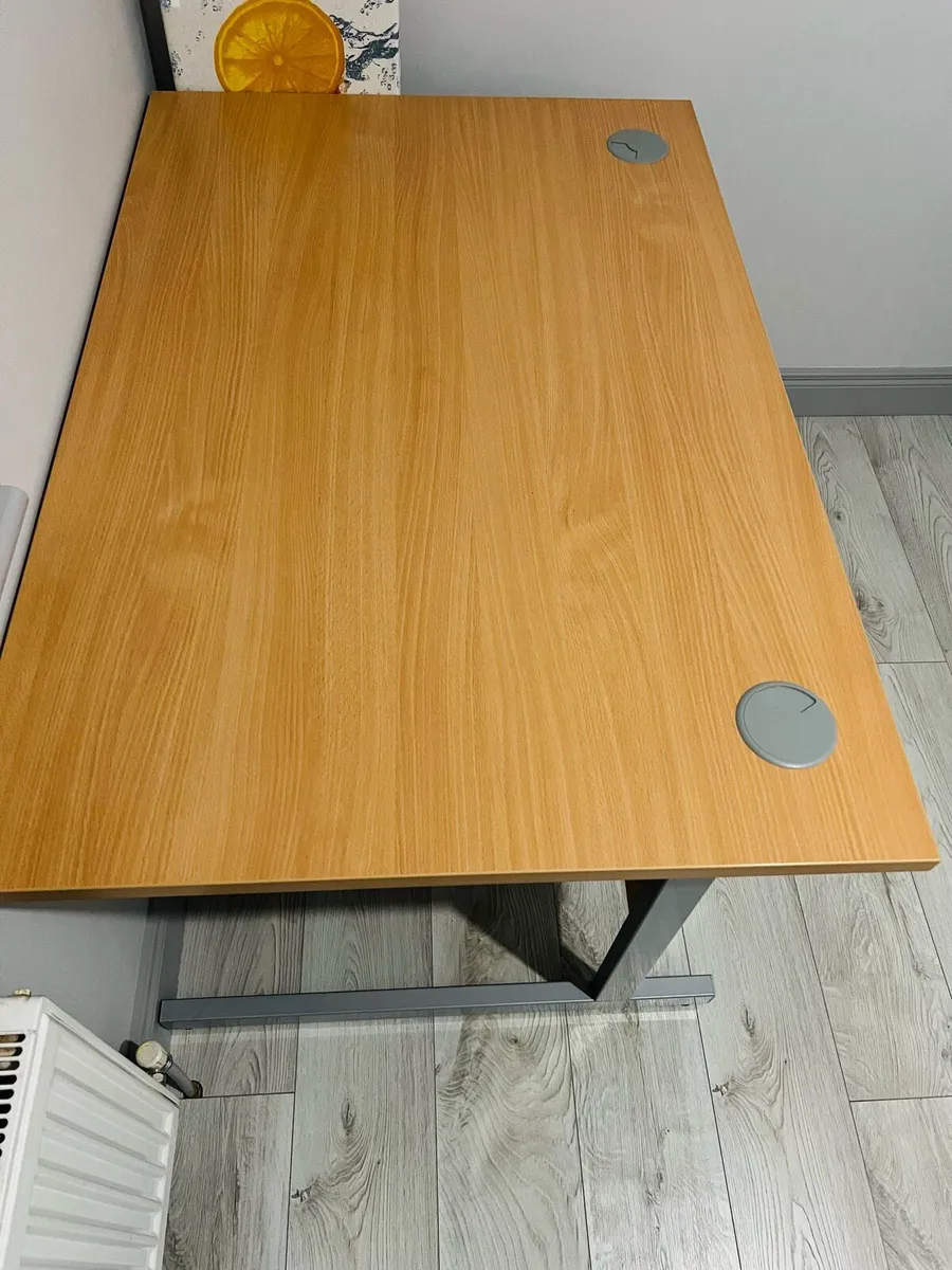 Office work desk - Image 3