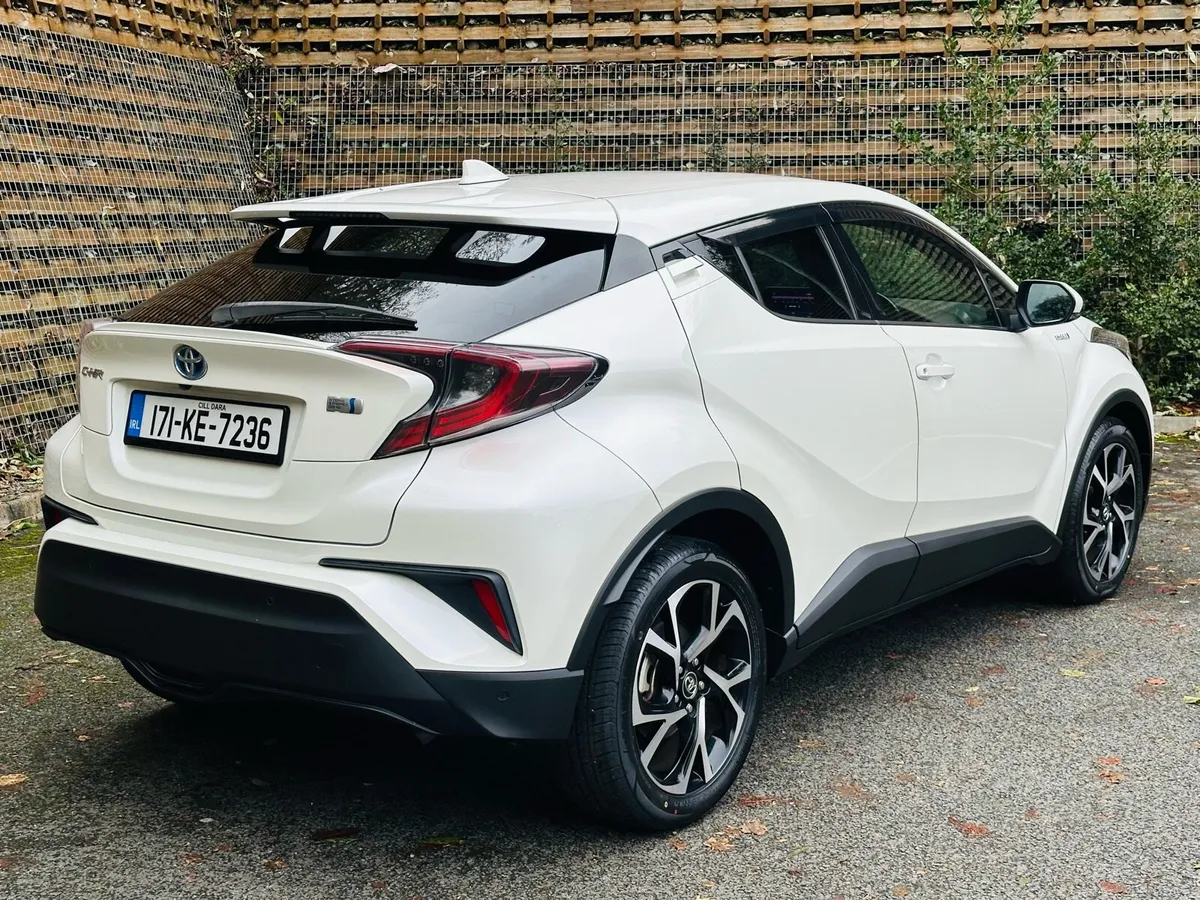 **HIGH SPEC** 171 Toyota CHR 1.8 HYBRID - Image 2