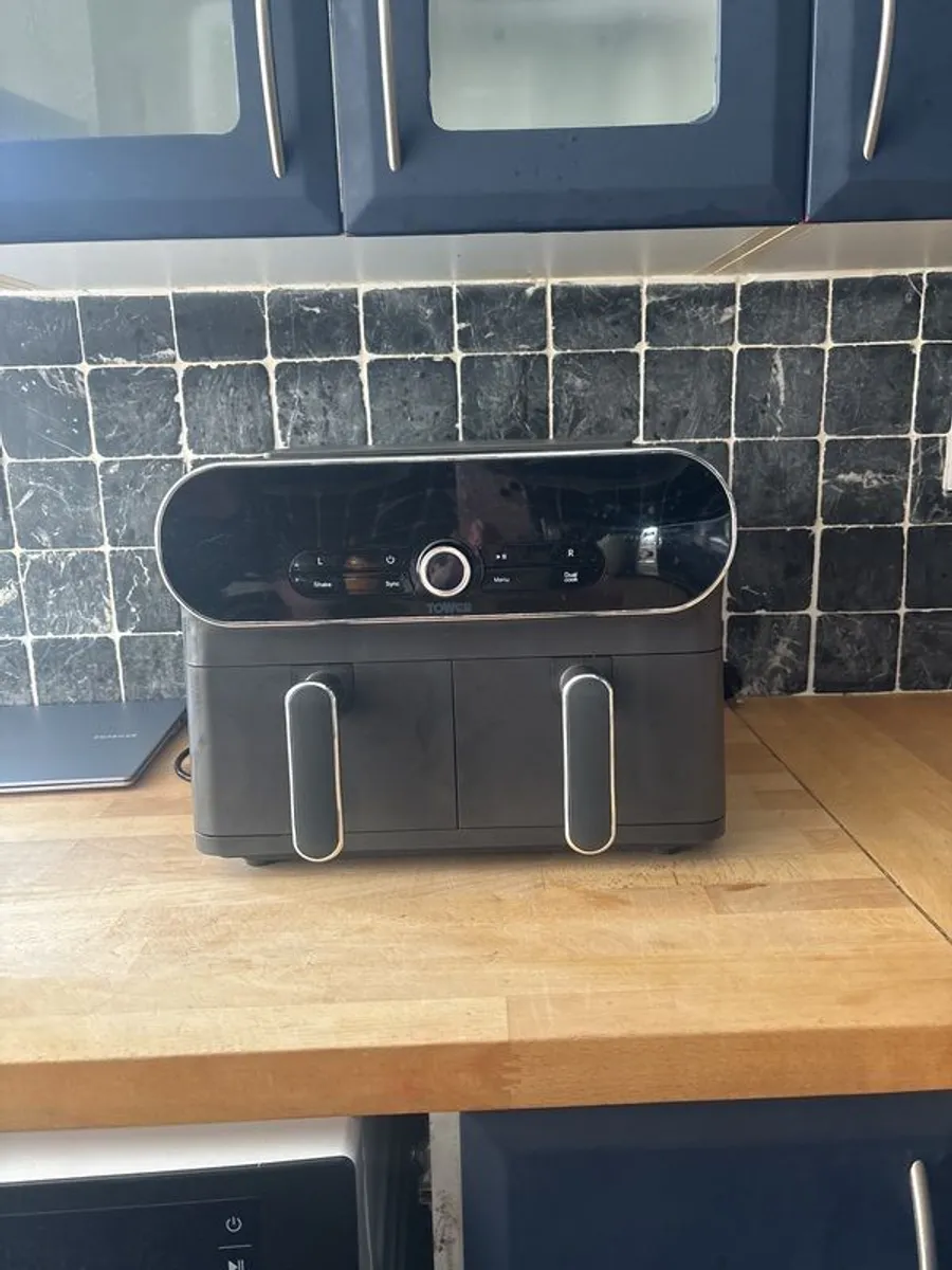 Tower 10.4L Airfryer dual basket - Image 1