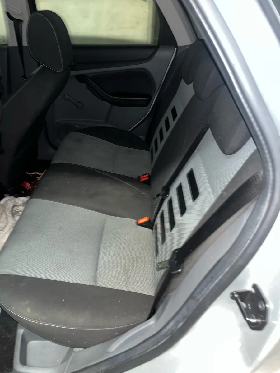 Ford focus 1.4 very low miles - Image 4