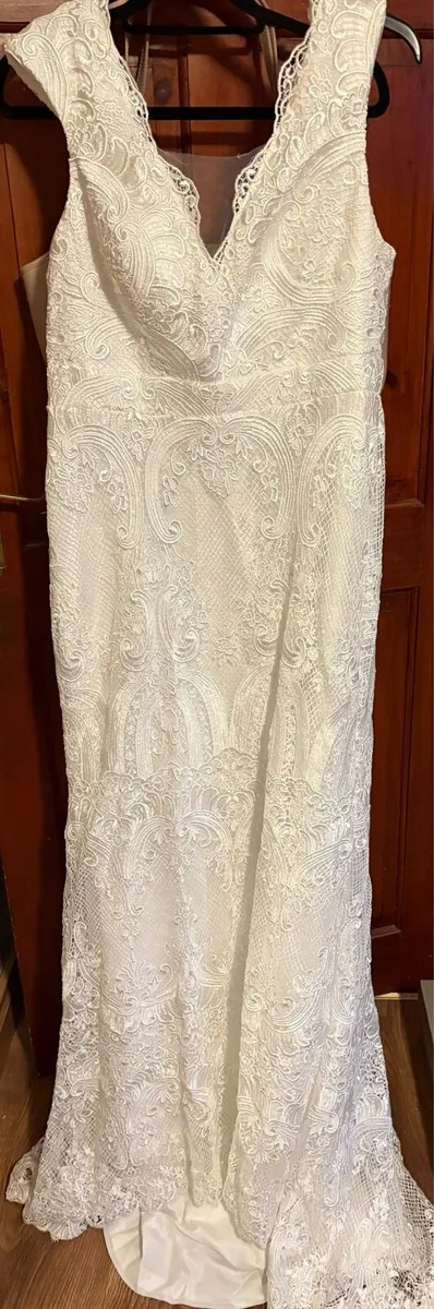New Wedding dress size 12/14 - Image 3