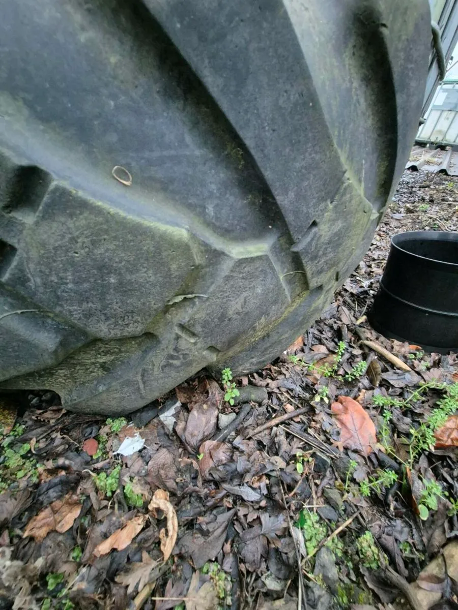 18 19.5 Rims and Tyres - Image 2