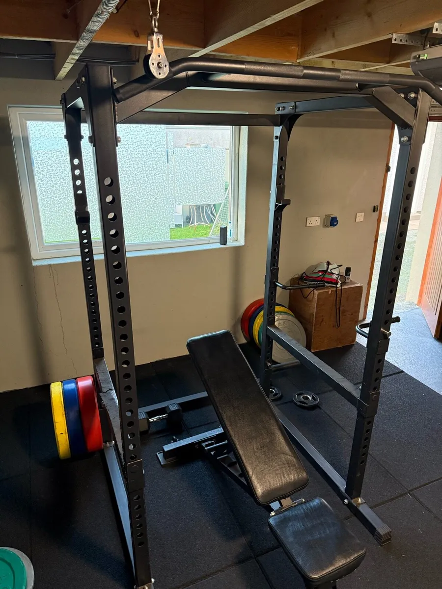 Gym rack and bench - Image 1
