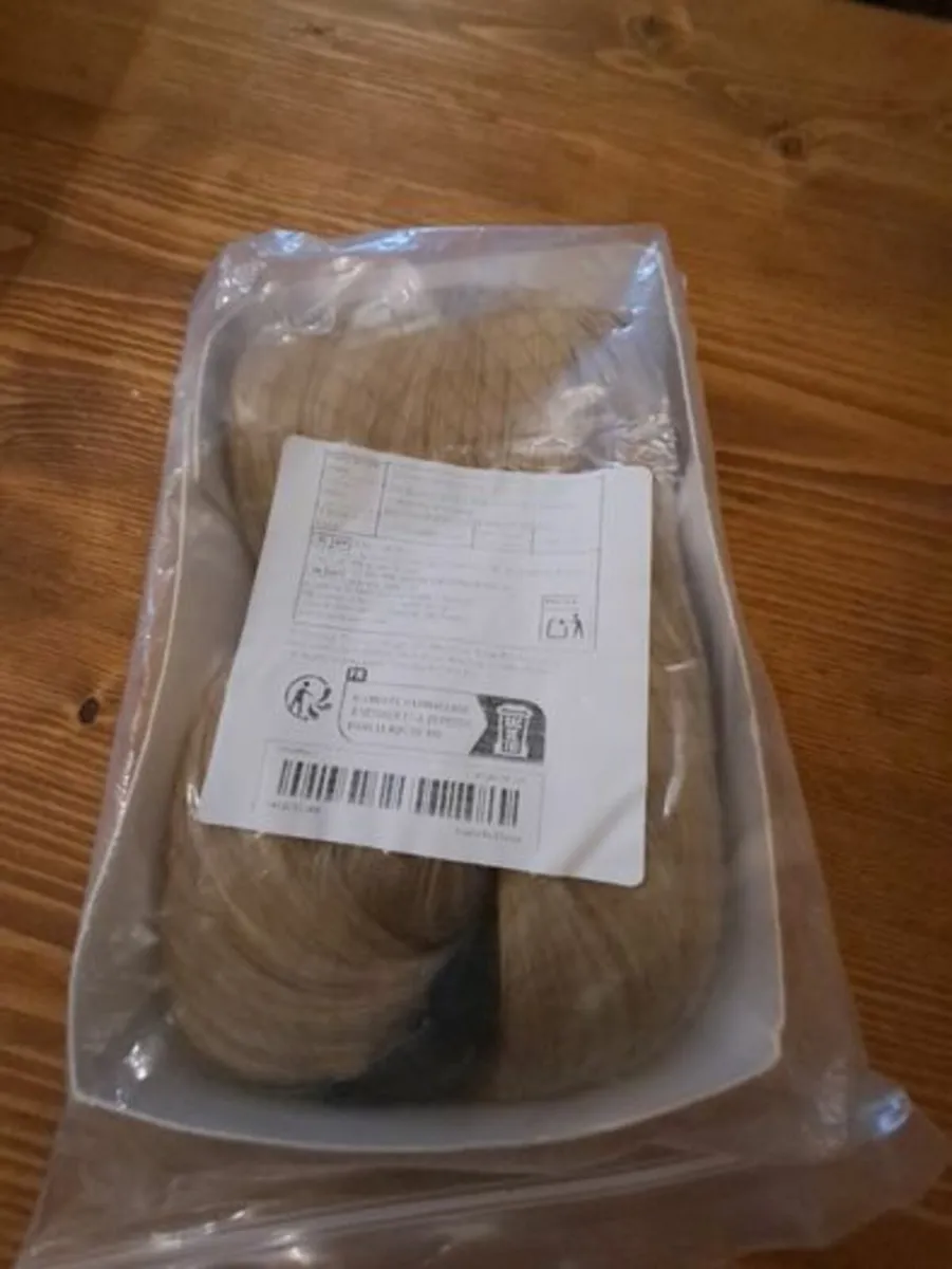 Honey blond curly long hair Wig - Image 3