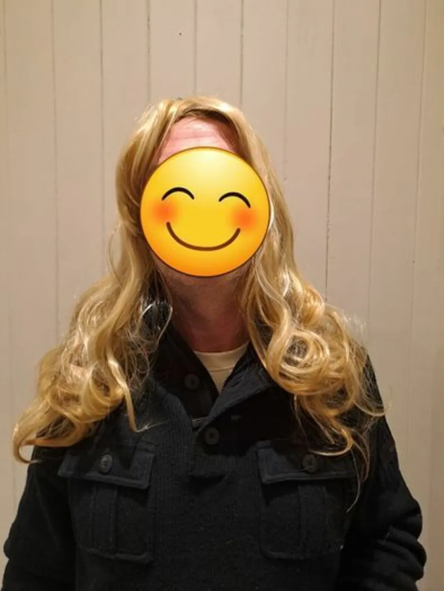 Honey blond curly long hair Wig - Image 4