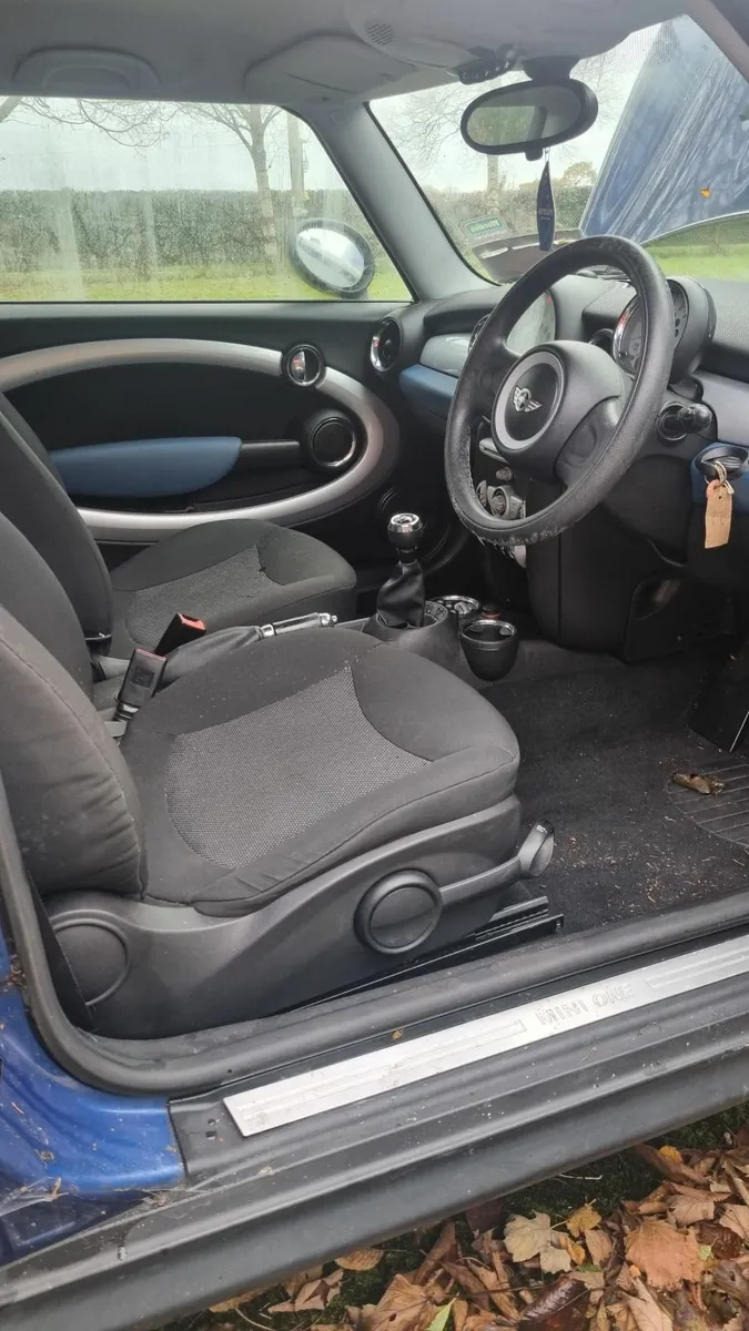 Blue Mini One 2008 hatchback - Image 4
