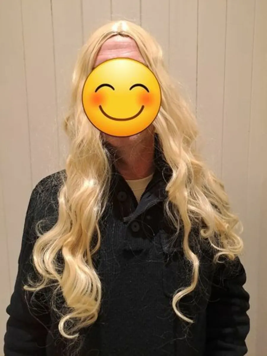 Long blond curly hair Wig - Image 4