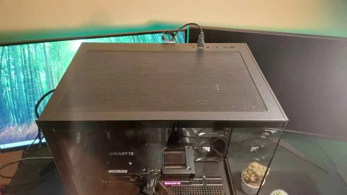 Gaming Pc Rx 7600 Xt Ryzen 5 3600 16gb Ram 1.5 Tb Ssd Storage - Image 3