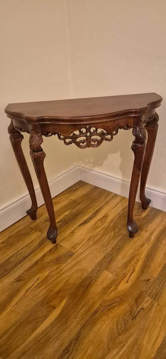 Console table - Image 1