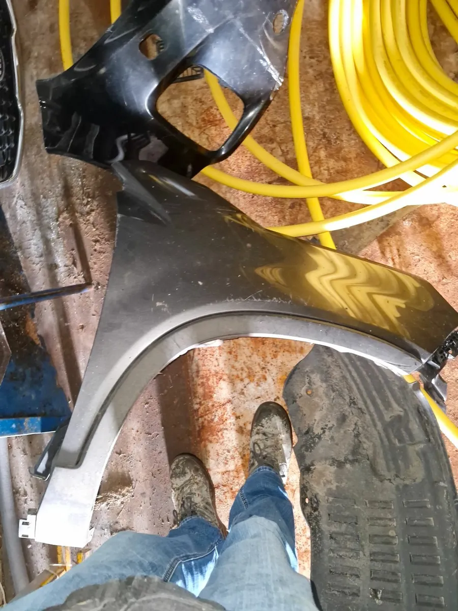 Kia Sorento parts - Image 1