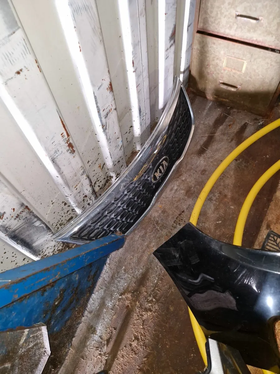 Kia Sorento parts - Image 2