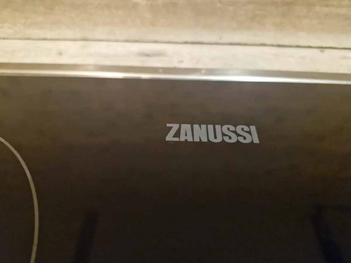 Zanussi inductin Hob - Image 4