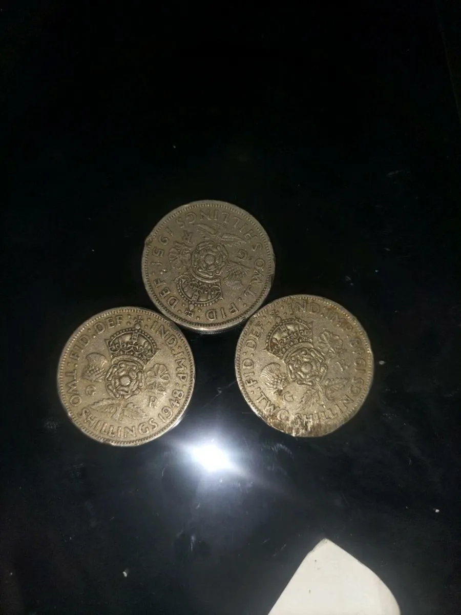3  ... 2 SHILLINGS CIONS . 1948 & 1949 - Image 1