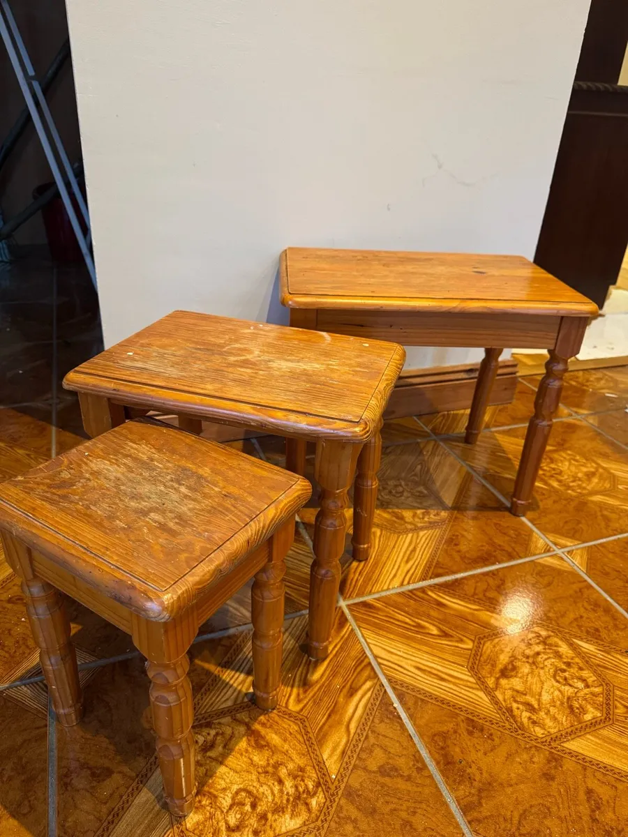 3 wooden coffee tables - Image 2