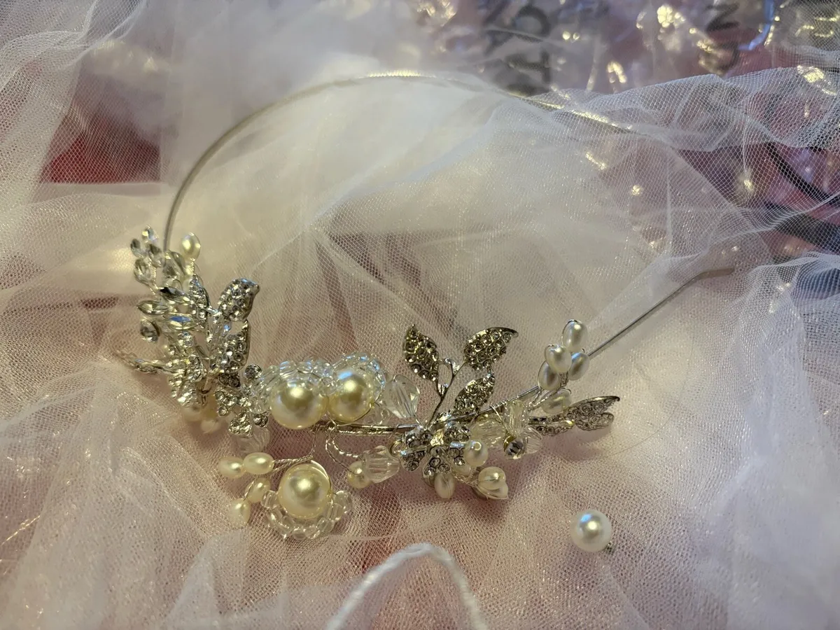 Wedding hair band - Image 1
