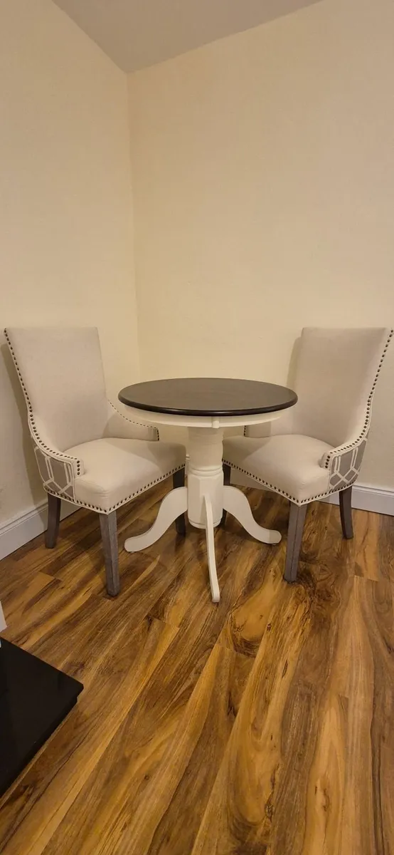 Table and two chairs - Image 1