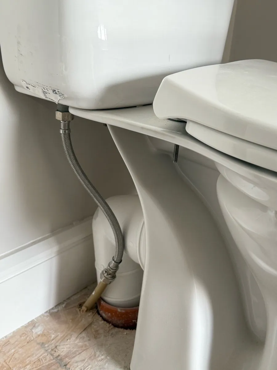 Toilet “Ideal Standard” (Brand New) - Image 3