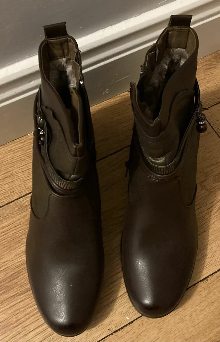 Ladies Boots - Image 1