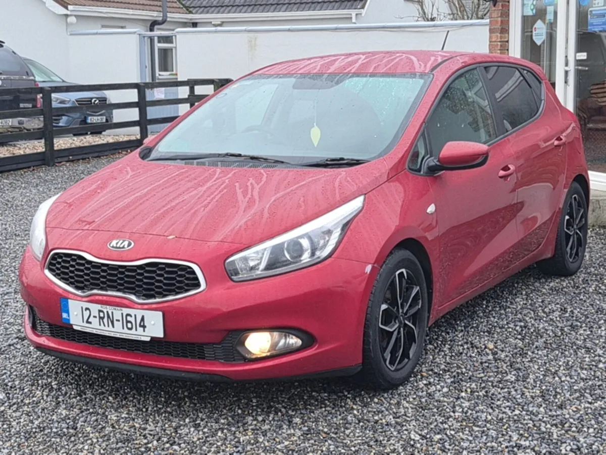 Kia Ceed Sport Model 1.6 Diesel, 17 inch Alloys, B - Image 2