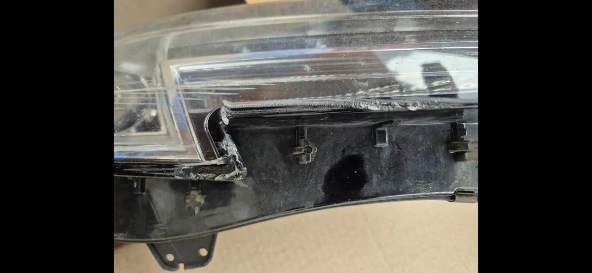 Audi A4 Grill + Xenon headlight - Image 2