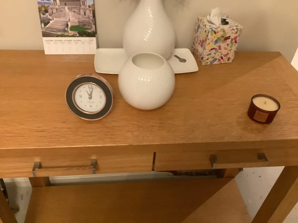 Hall table - Image 1