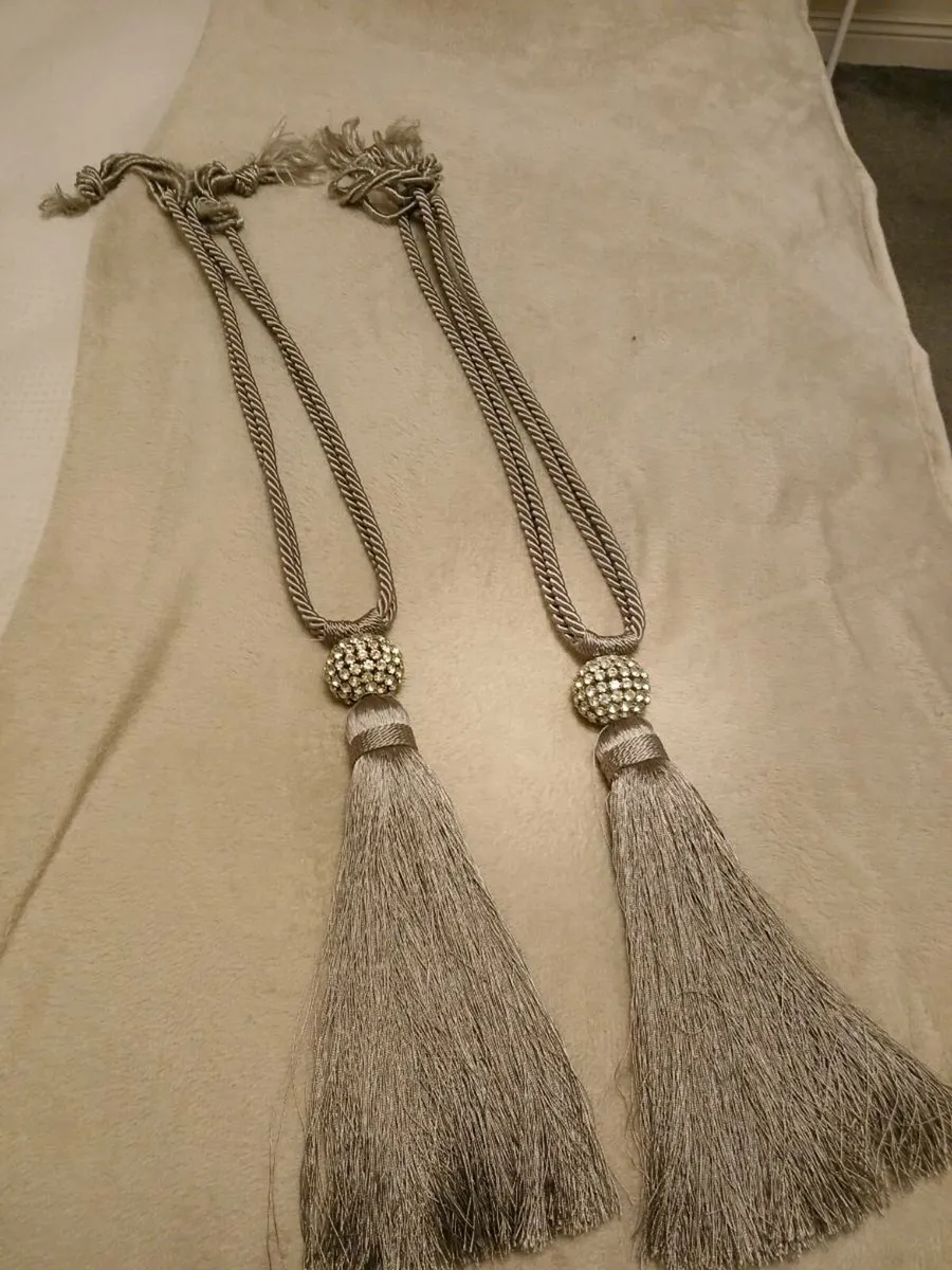 Sitting room curtina - Image 4