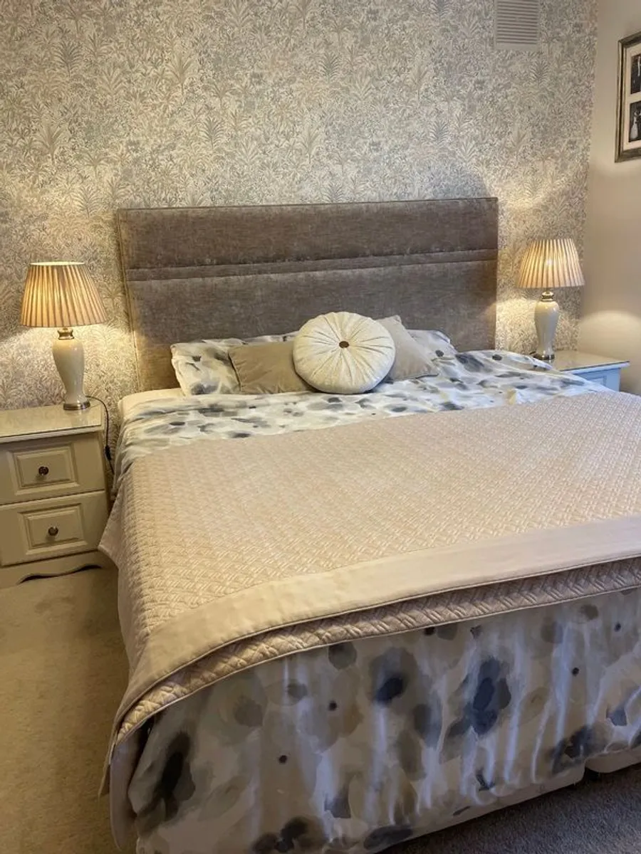 Superking size (6ft) bed base and headboard - Image 1