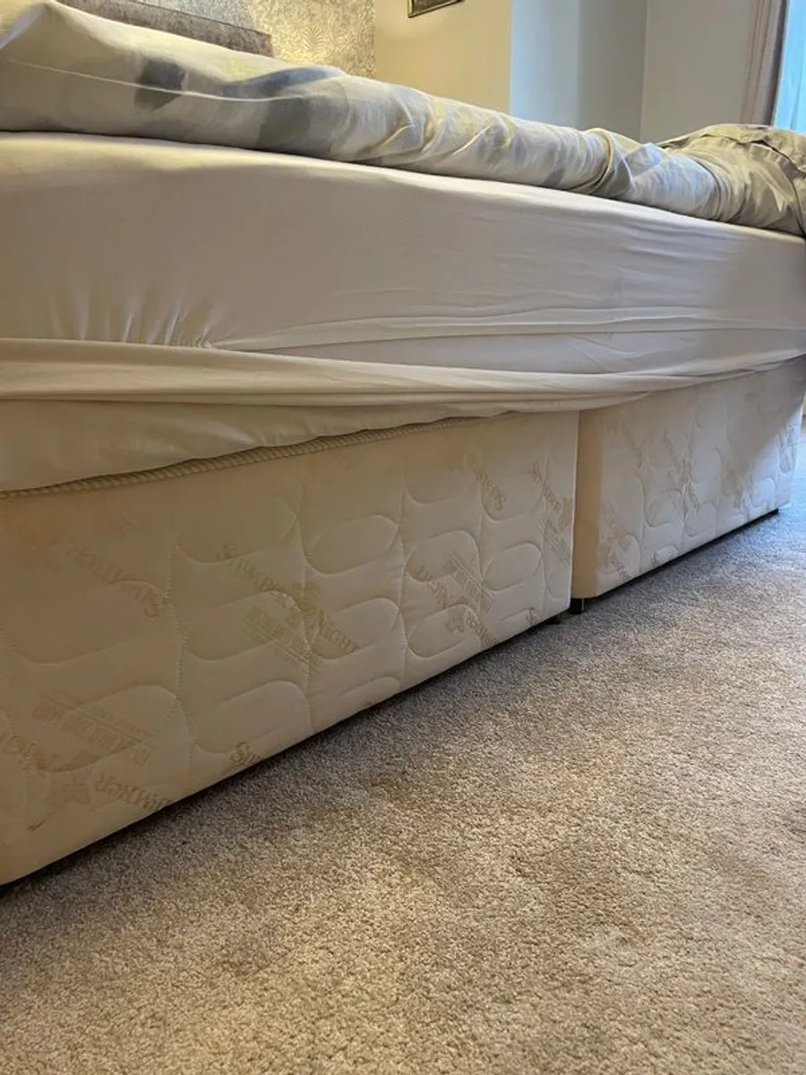Superking size (6ft) bed base and headboard - Image 2