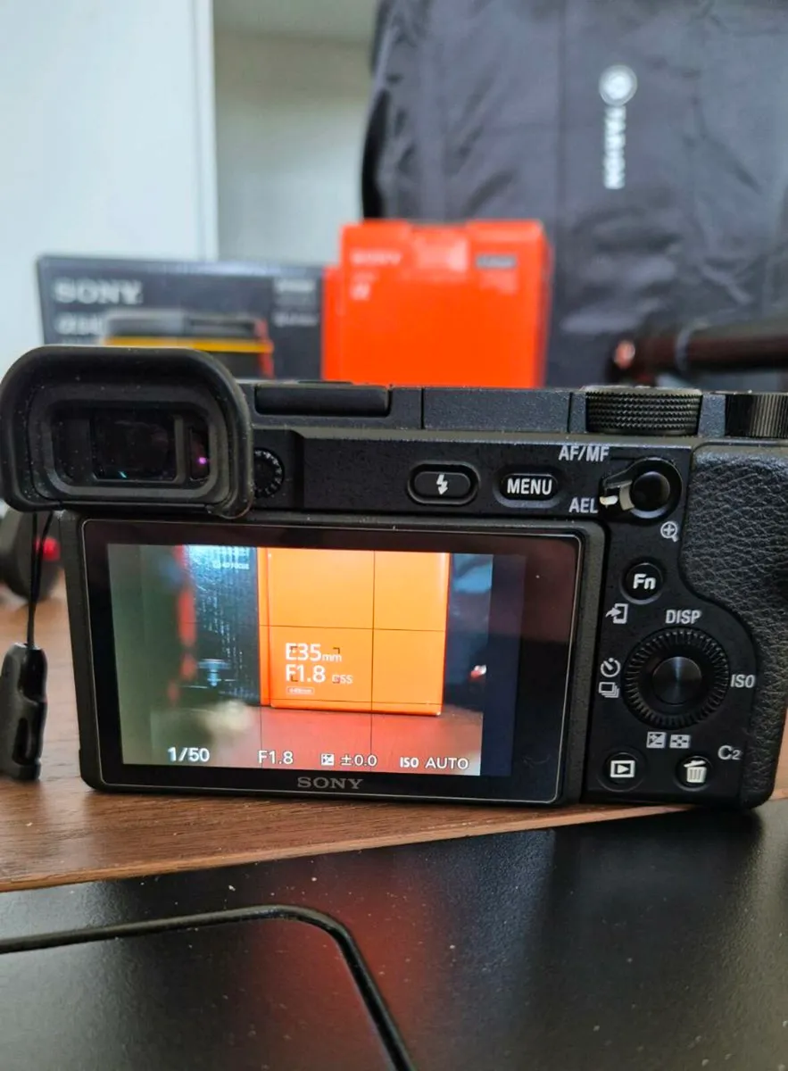 Sony a6400 Bundle - Image 3