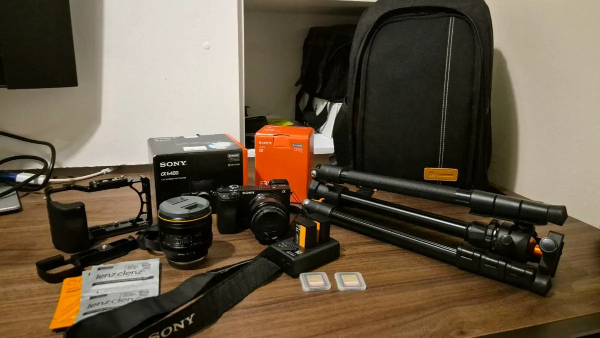 Sony a6400 Bundle - Image 4