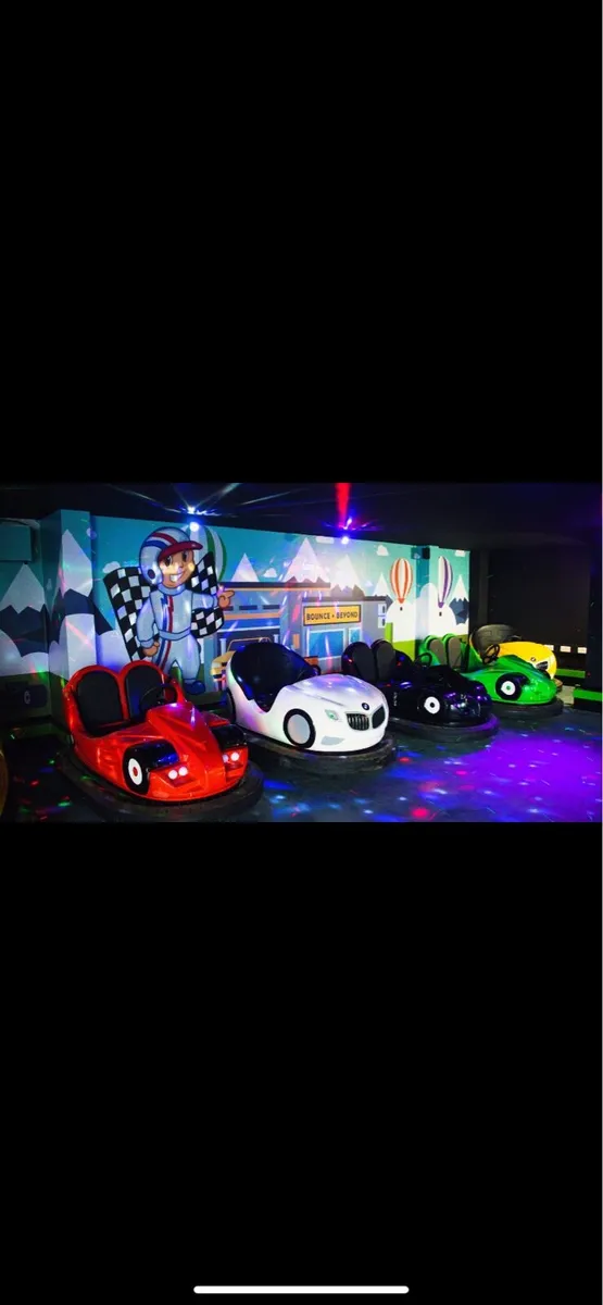 6 bumper cars - Image 1