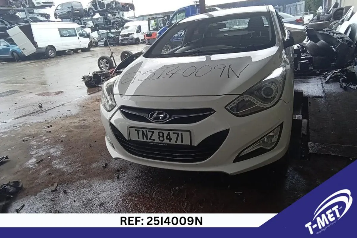 2013 HYUNDAI I40 BREAKING FOR PARTS - Image 2