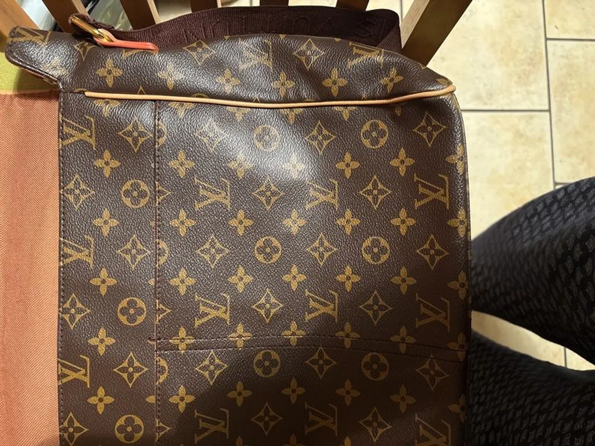 Louis Vuitton Abbesses Messenger Bag - Image 3