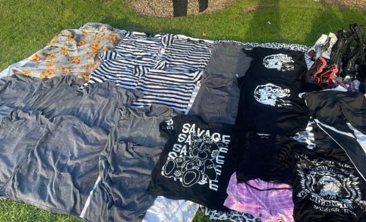 Lots of clothes - Image 3