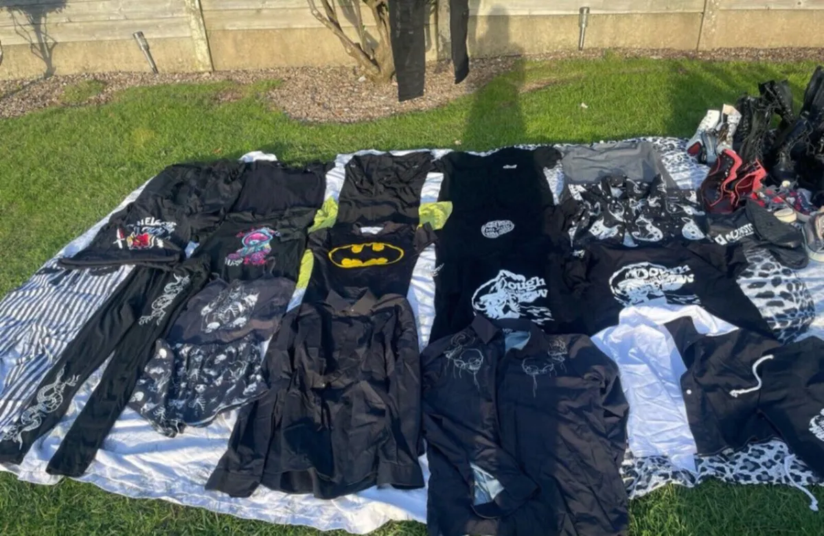 Lots of clothes - Image 4