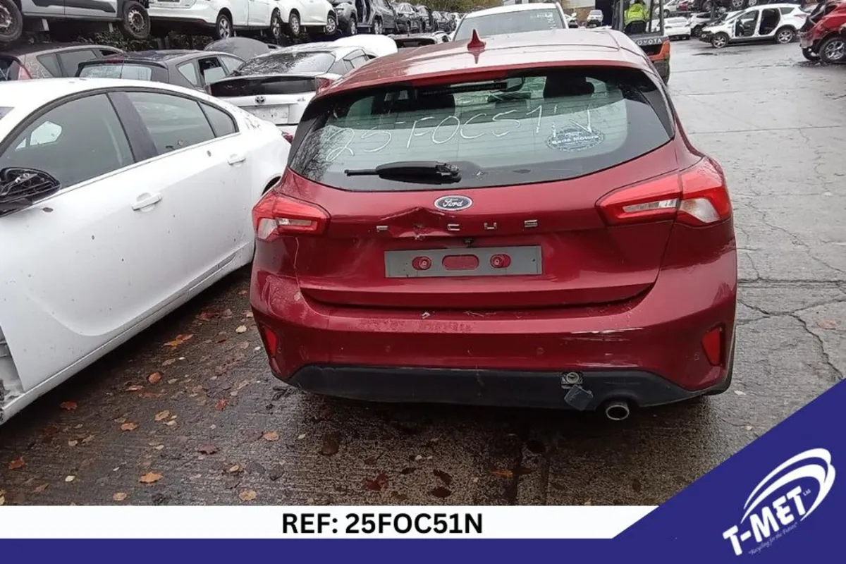 2019 FORD FOCUS BREAKING FOR PARTS - Image 3
