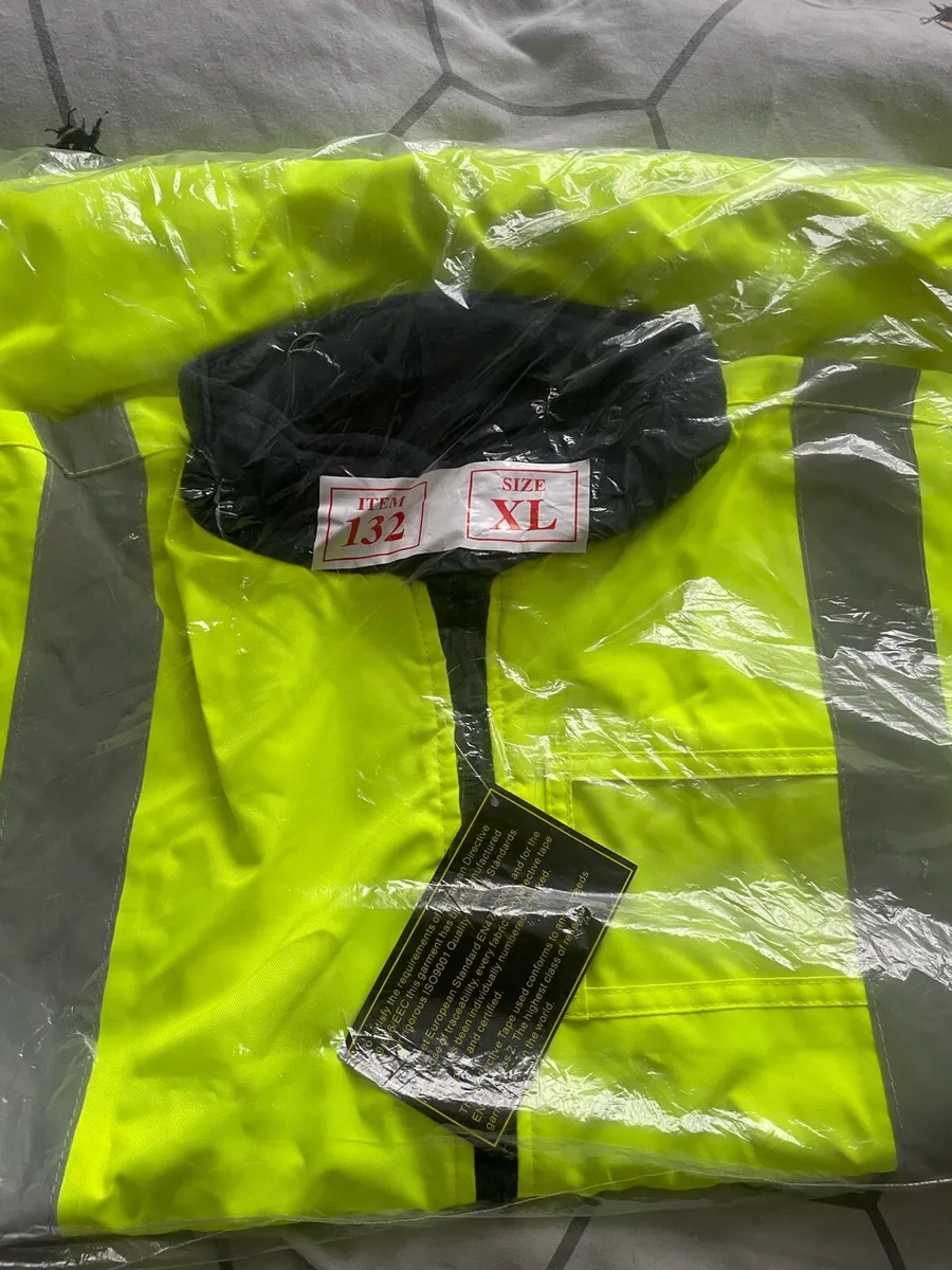 Set of 3 High Visibility Safety Vests Brand New - Image 3