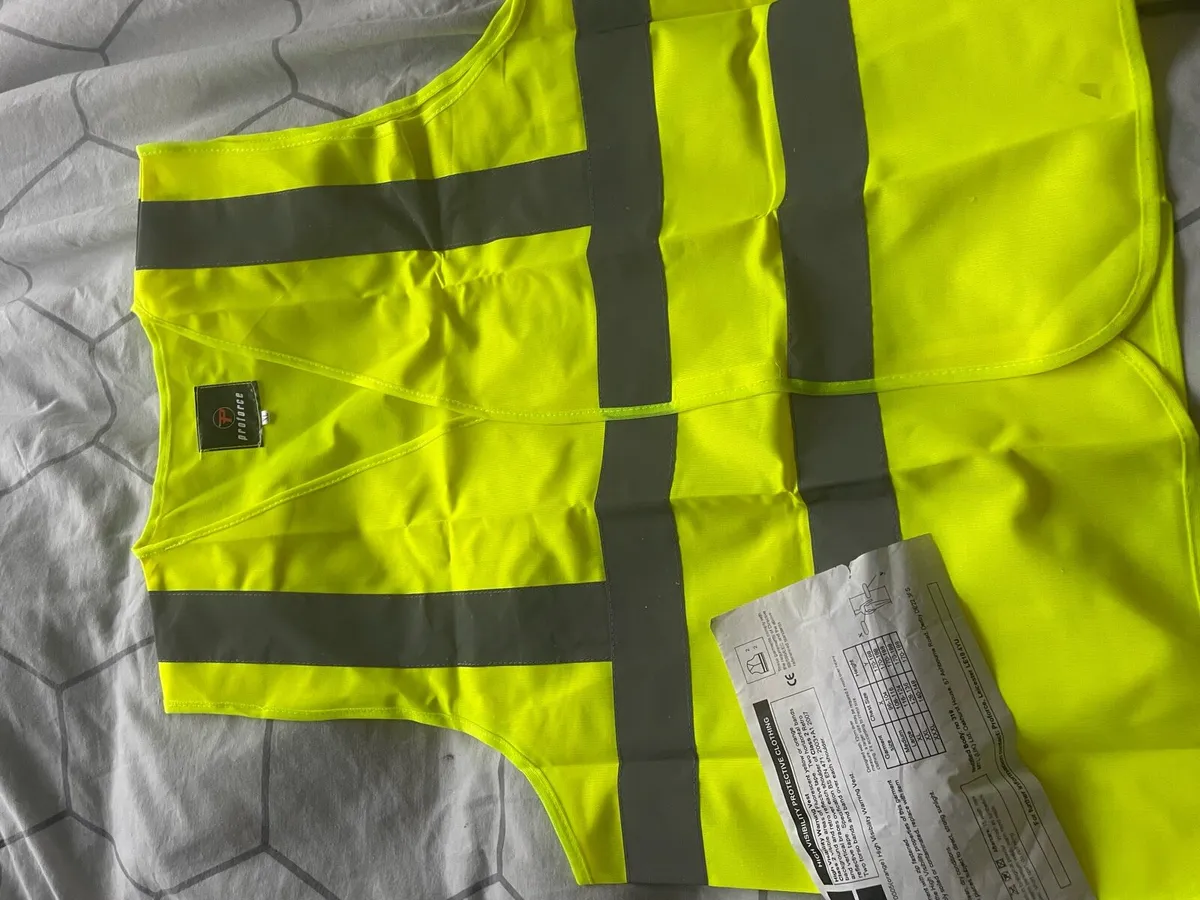 Set of 3 High Visibility Safety Vests Brand New - Image 4
