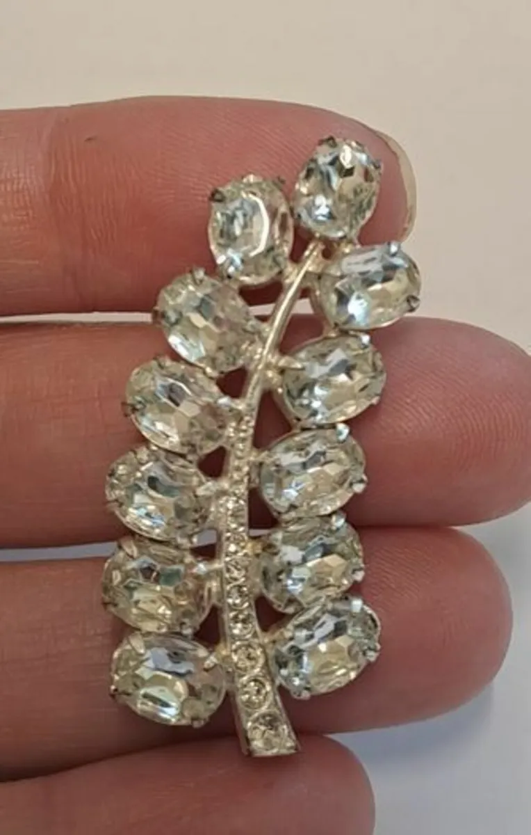 Diamond brooch - Image 1