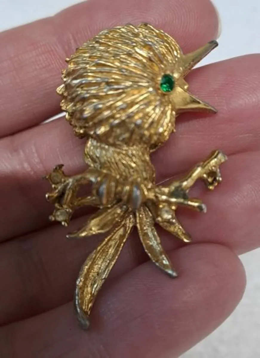 Vintage brooch bird on branch - Image 1