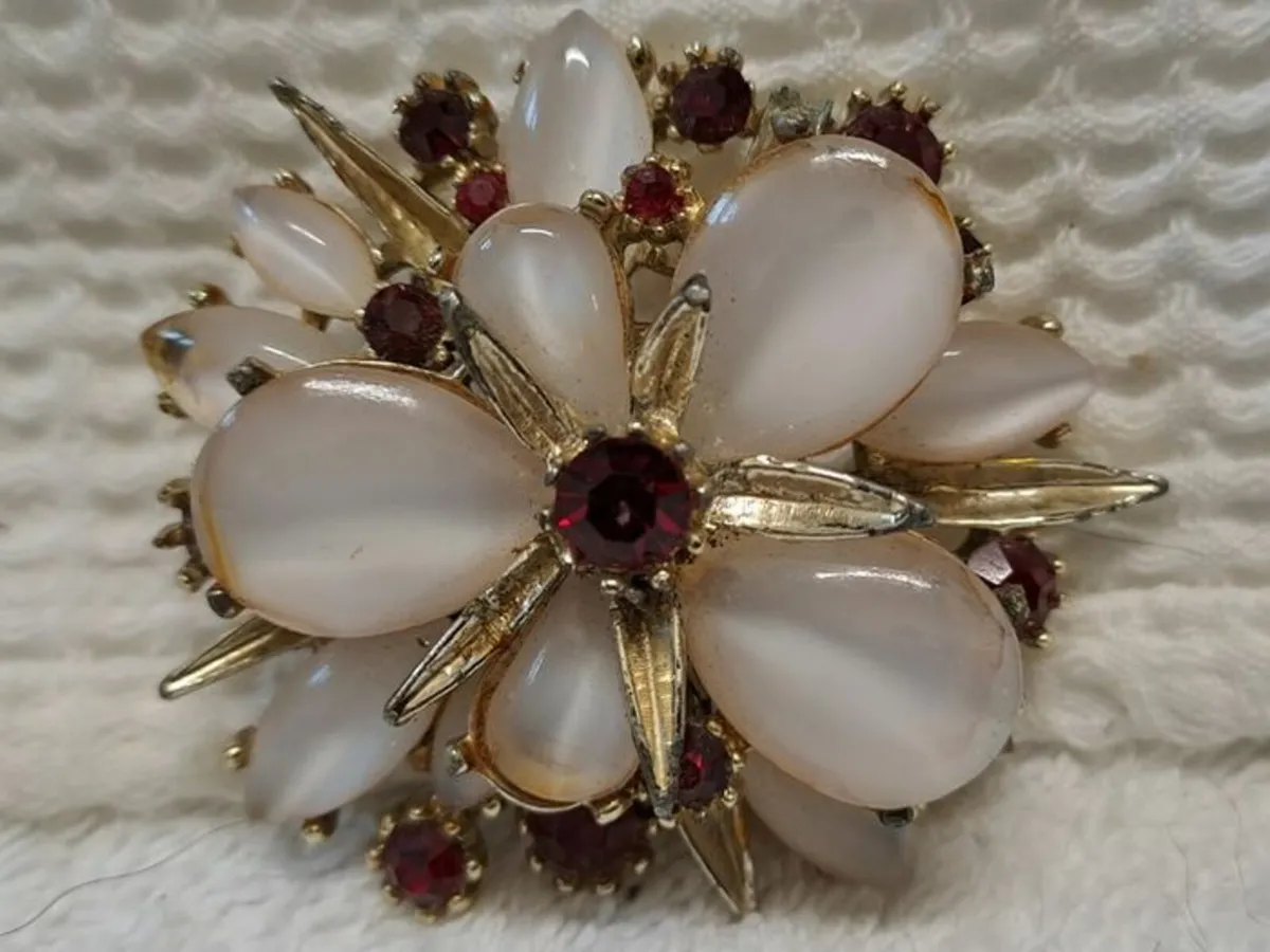 Vintage brooch opalite and garnets - Image 1