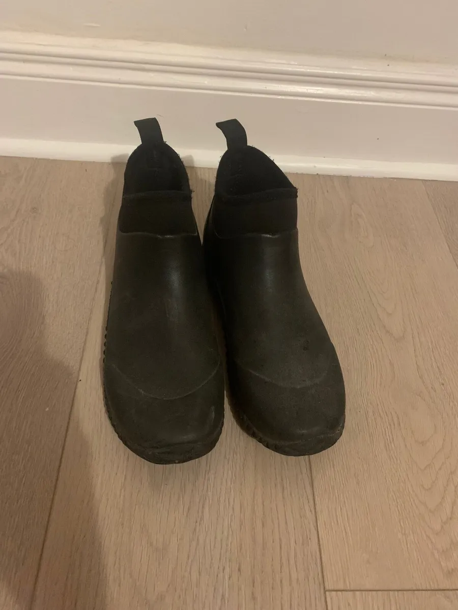 Waterproof woman boots size 6 - Image 2