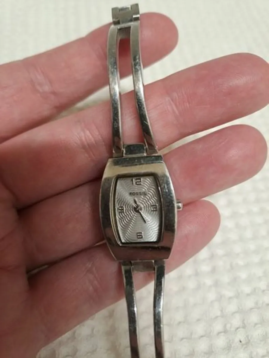 Fossil F2 watch - Image 1