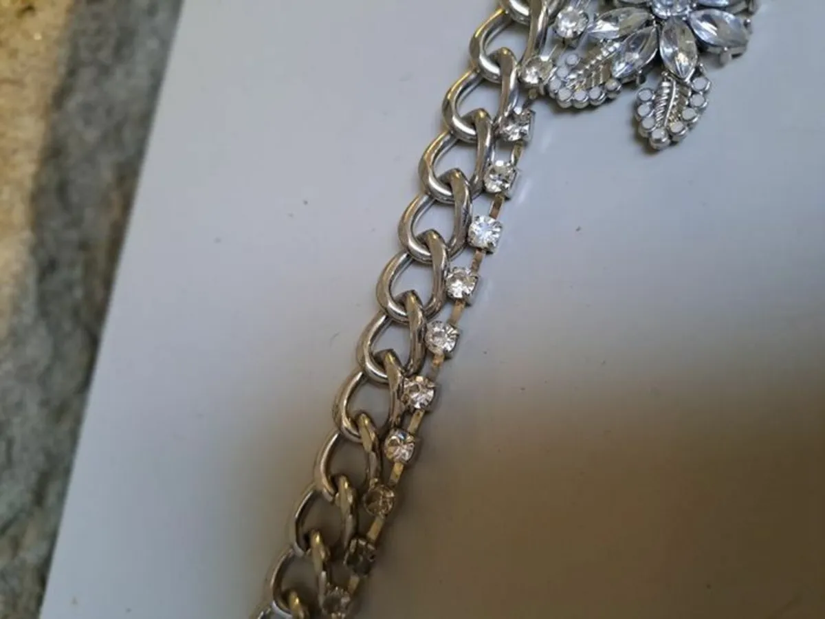 Flowers and diamonds Necklace - Image 2