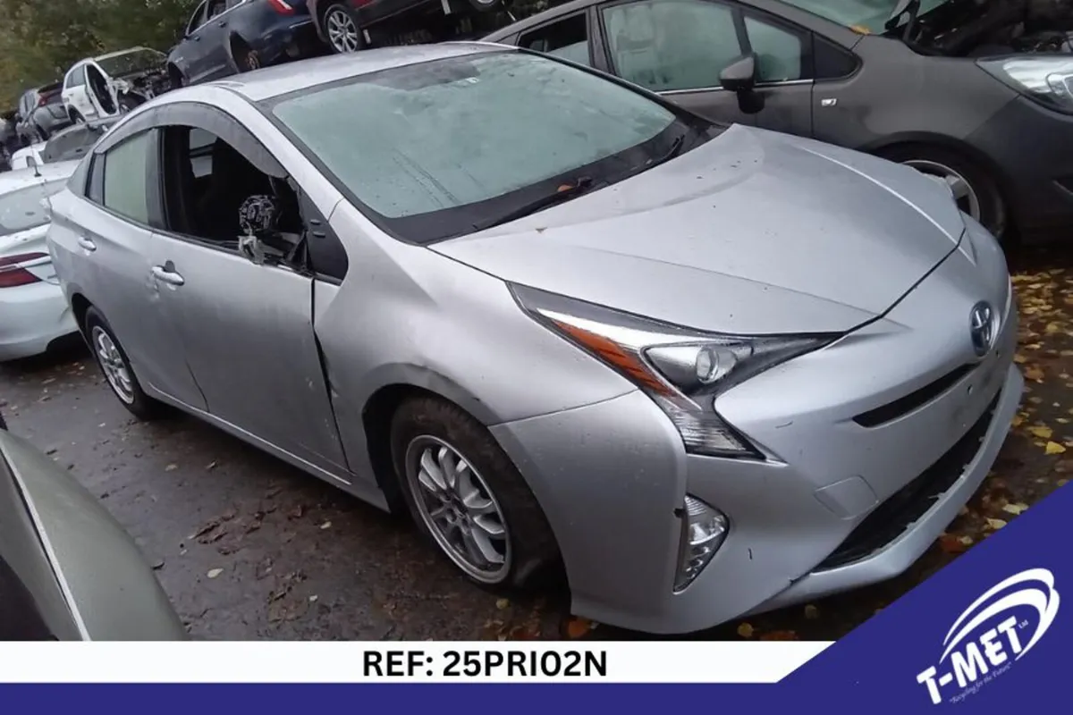 2016 TOYOTA PRIUS BREAKING FOR PARTS - Image 1