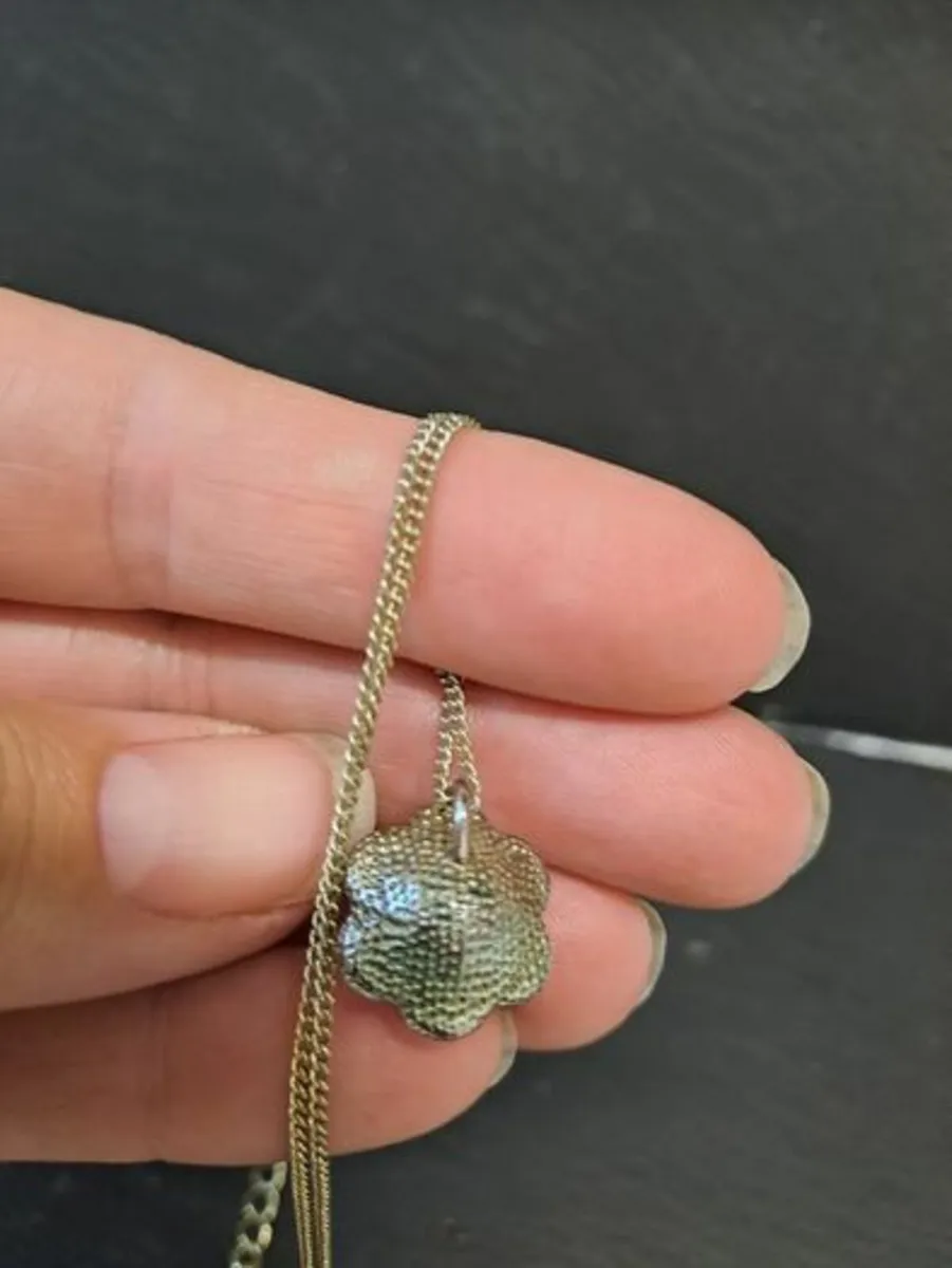 Pearl, diamond pendant and silver necklace - Image 4