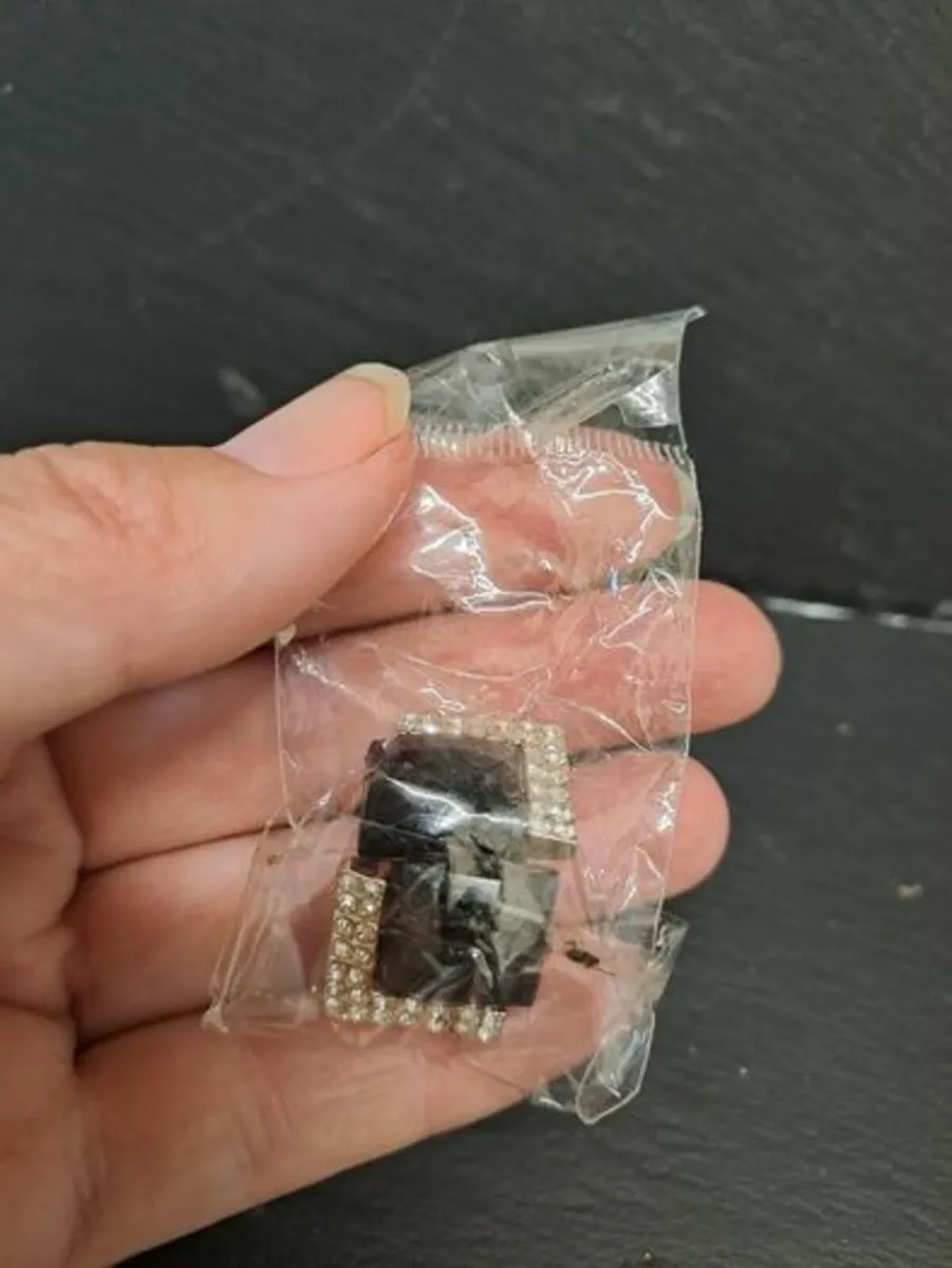 Black square and diamonds Earrings - Image 2