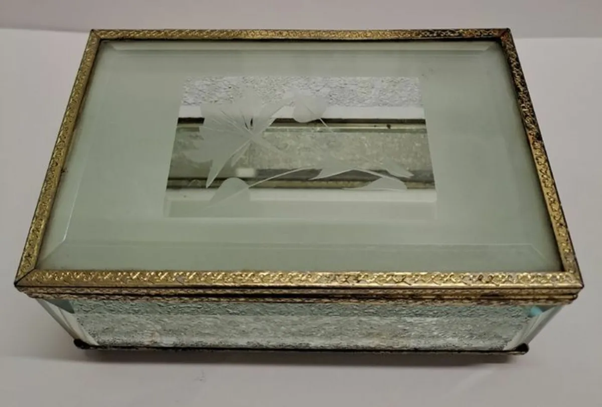 Crystal jewellery box - Image 1
